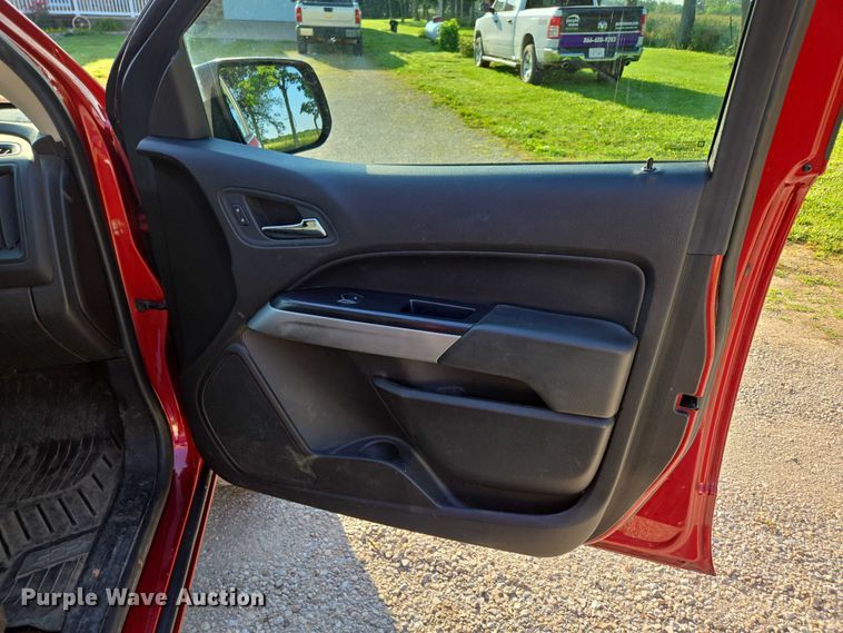 image for item ED2063 2016 Chevrolet Colorado Crew Cab pickup truck