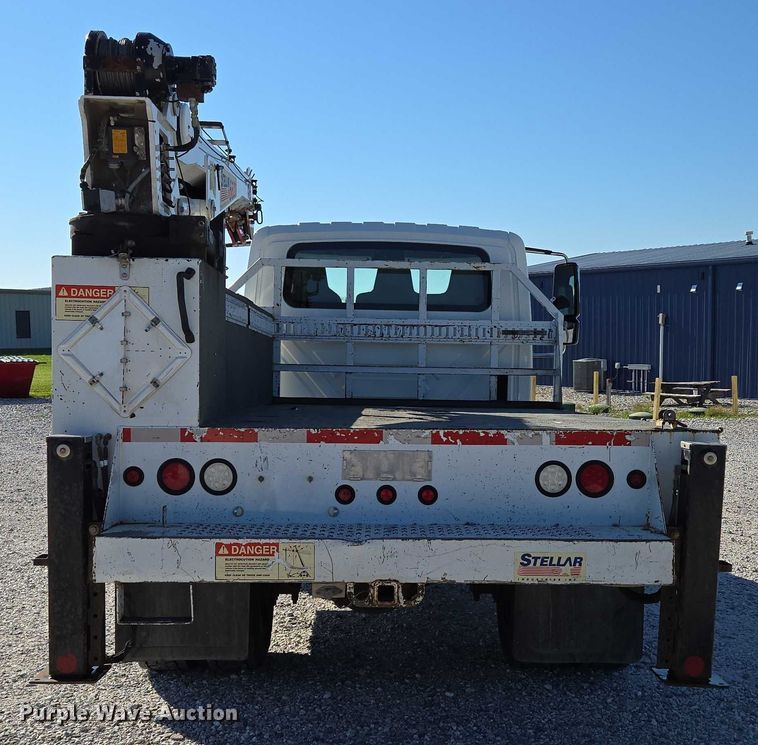 image for item ED2132 2006 International 4300 utility / service truck