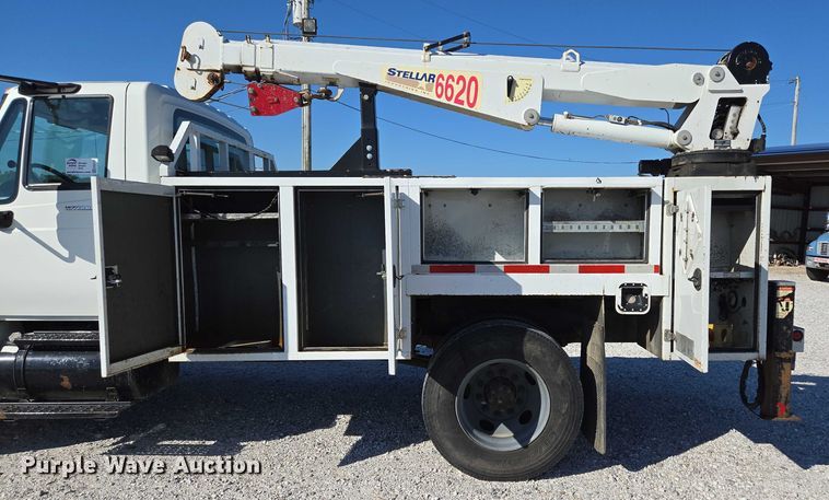 image for item ED2132 2006 International 4300 utility / service truck