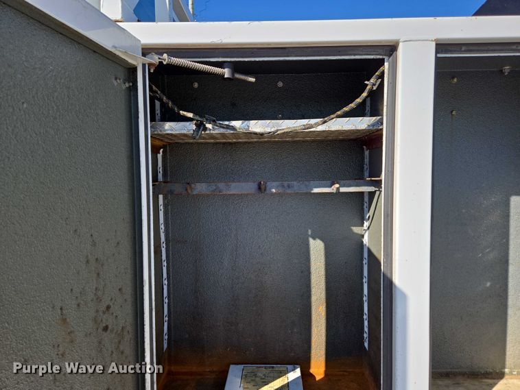 image for item ED2132 2006 International 4300 utility / service truck