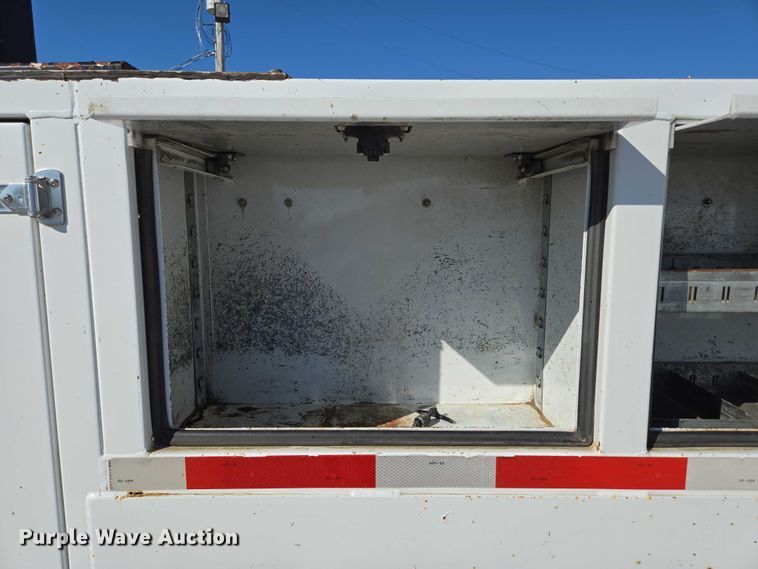 image for item ED2132 2006 International 4300 utility / service truck