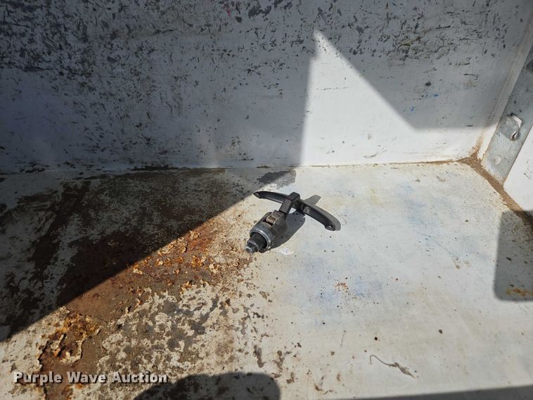 image for item ED2132 2006 International 4300 utility / service truck