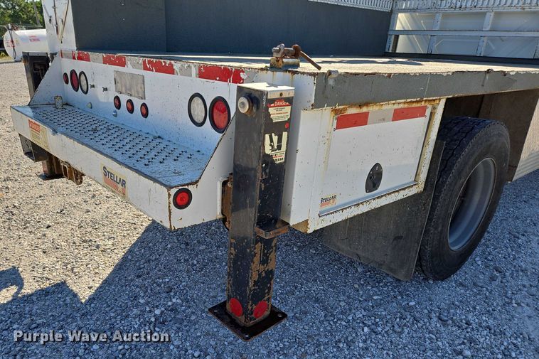 image for item ED2132 2006 International 4300 utility / service truck