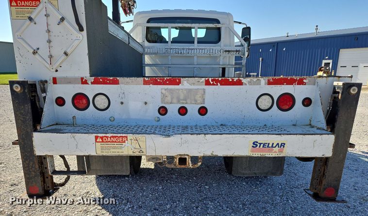 image for item ED2132 2006 International 4300 utility / service truck