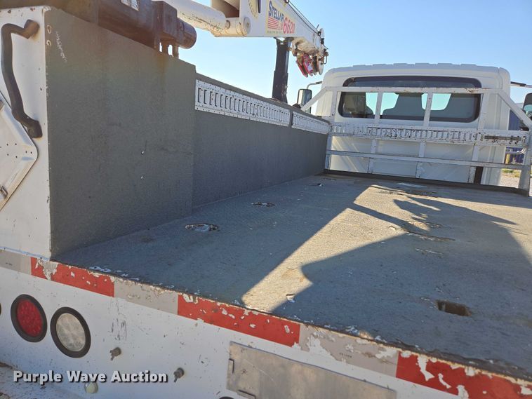 image for item ED2132 2006 International 4300 utility / service truck