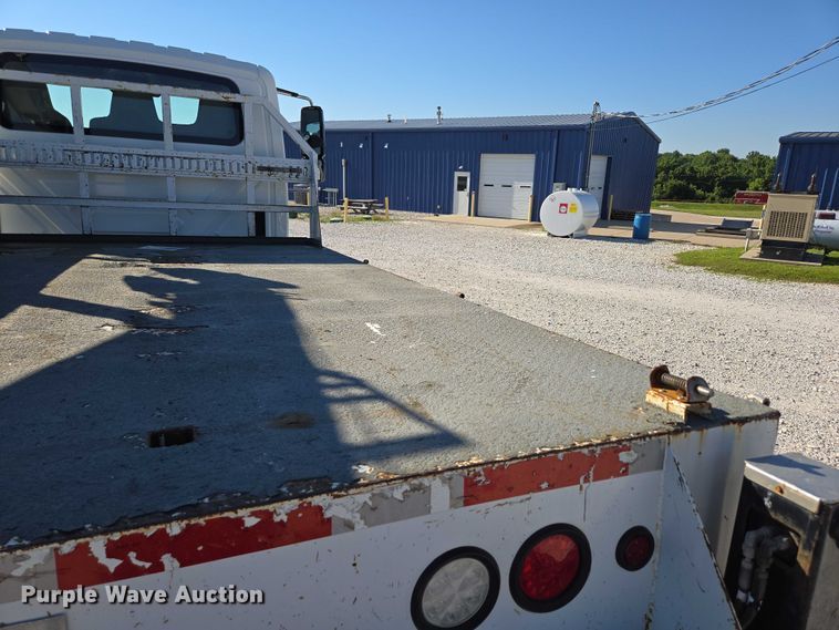 image for item ED2132 2006 International 4300 utility / service truck