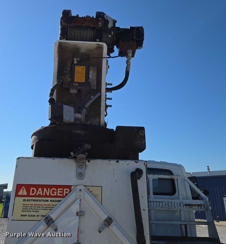 image for item ED2132 2006 International 4300 utility / service truck