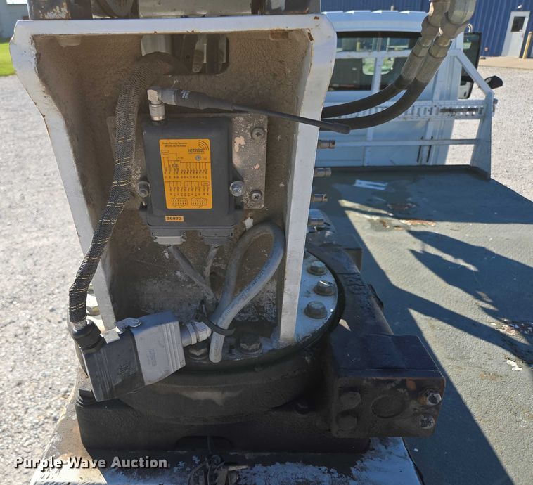 image for item ED2132 2006 International 4300 utility / service truck