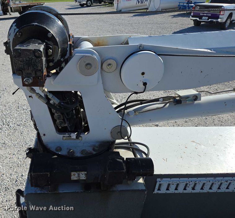 image for item ED2132 2006 International 4300 utility / service truck