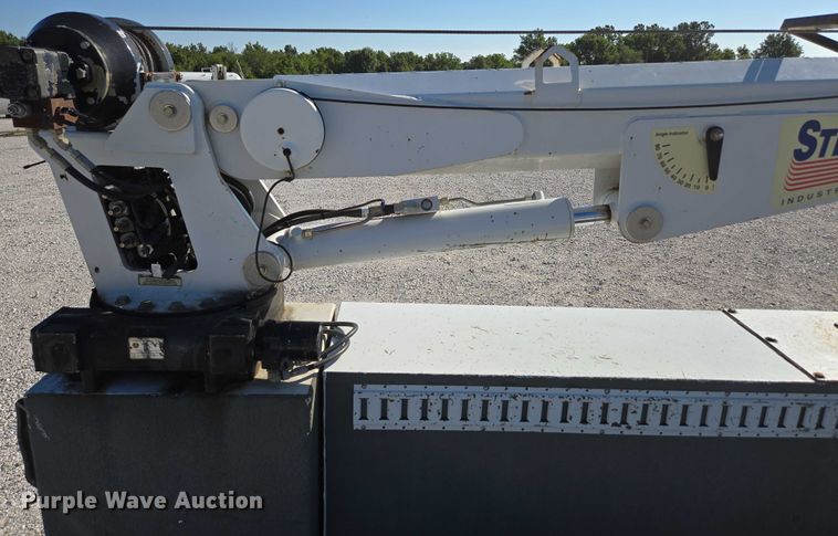 image for item ED2132 2006 International 4300 utility / service truck