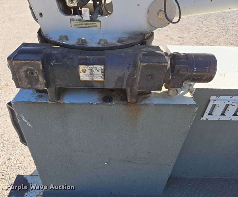 image for item ED2132 2006 International 4300 utility / service truck