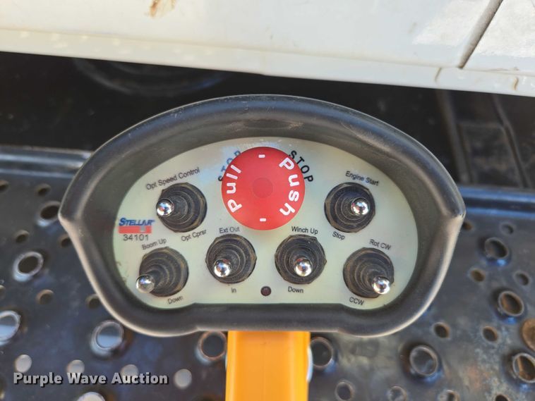 image for item ED2132 2006 International 4300 utility / service truck