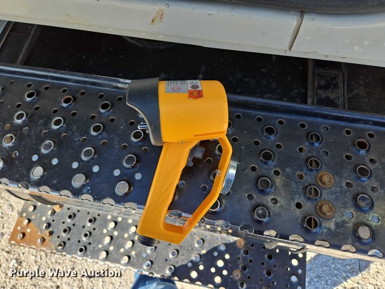 image for item ED2132 2006 International 4300 utility / service truck