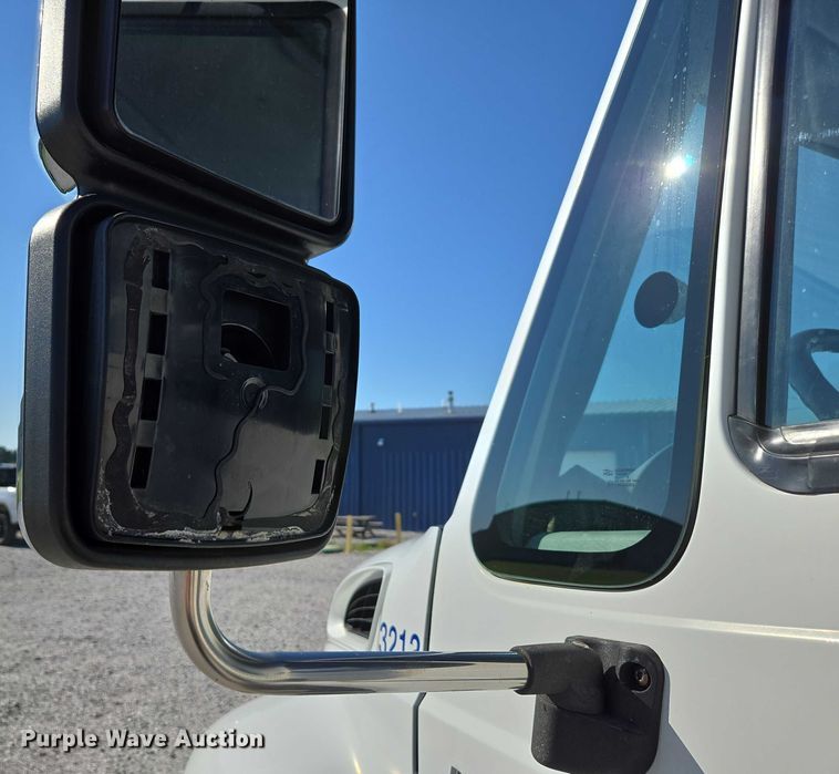 image for item ED2132 2006 International 4300 utility / service truck