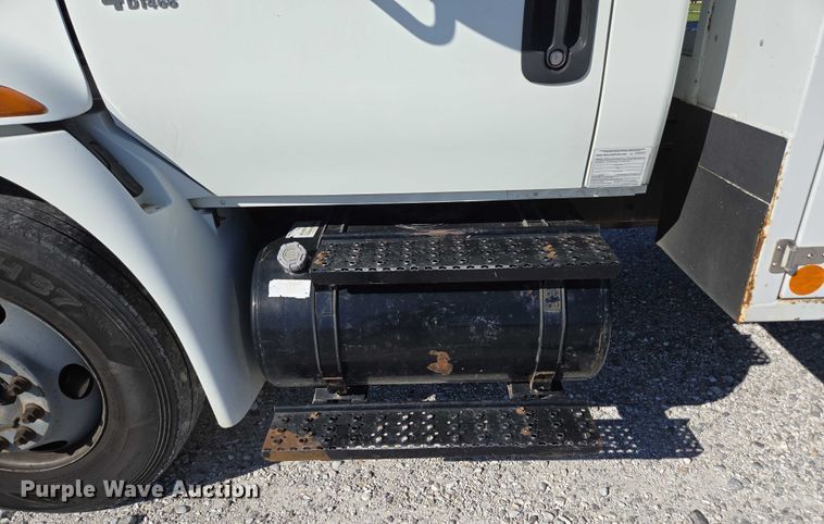 image for item ED2132 2006 International 4300 utility / service truck