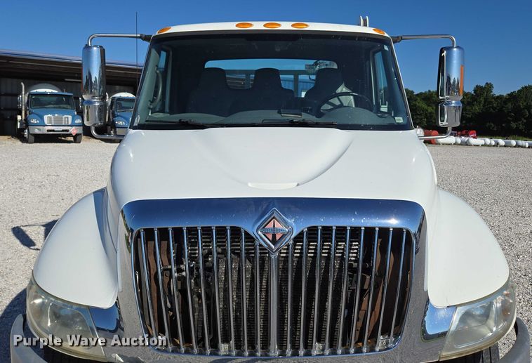 image for item ED2132 2006 International 4300 utility / service truck