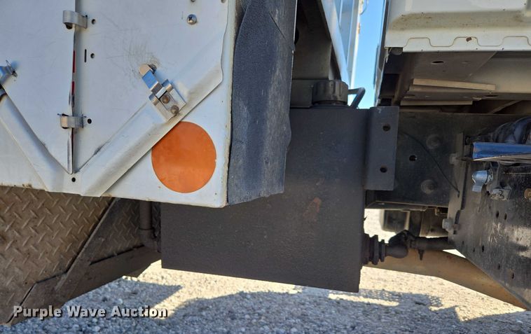 image for item ED2132 2006 International 4300 utility / service truck