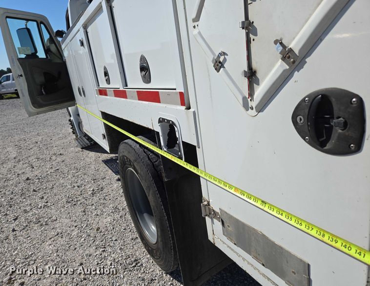 image for item ED2132 2006 International 4300 utility / service truck