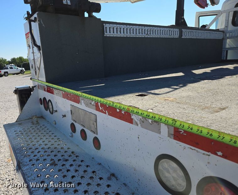 image for item ED2132 2006 International 4300 utility / service truck