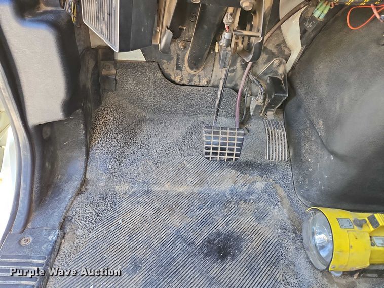 image for item ED2132 2006 International 4300 utility / service truck