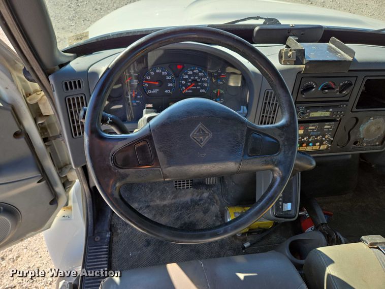 image for item ED2132 2006 International 4300 utility / service truck