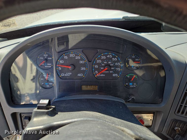 image for item ED2132 2006 International 4300 utility / service truck