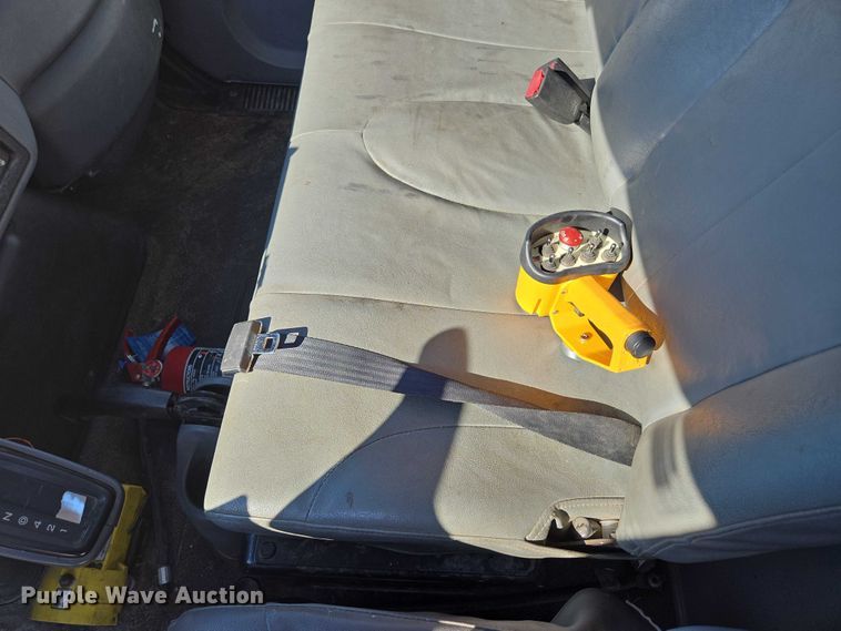 image for item ED2132 2006 International 4300 utility / service truck