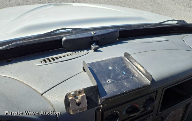 image for item ED2132 2006 International 4300 utility / service truck