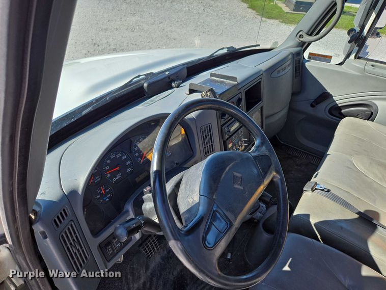 image for item ED2132 2006 International 4300 utility / service truck