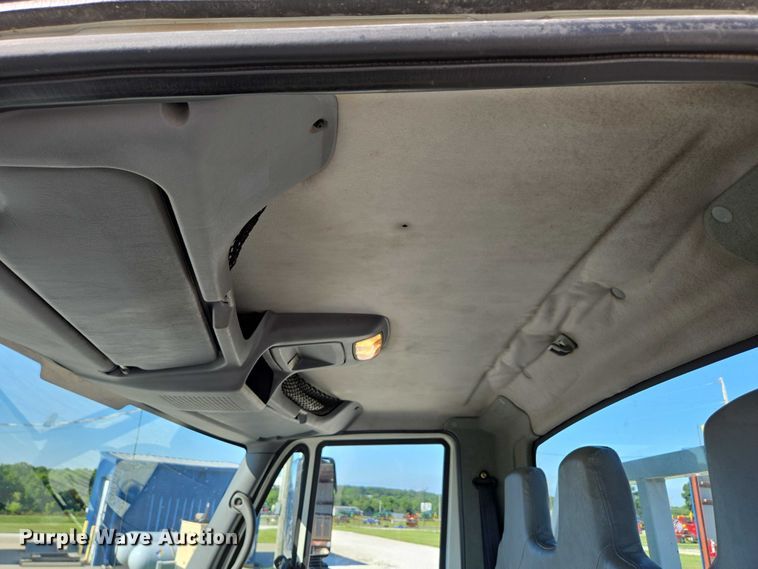 image for item ED2132 2006 International 4300 utility / service truck