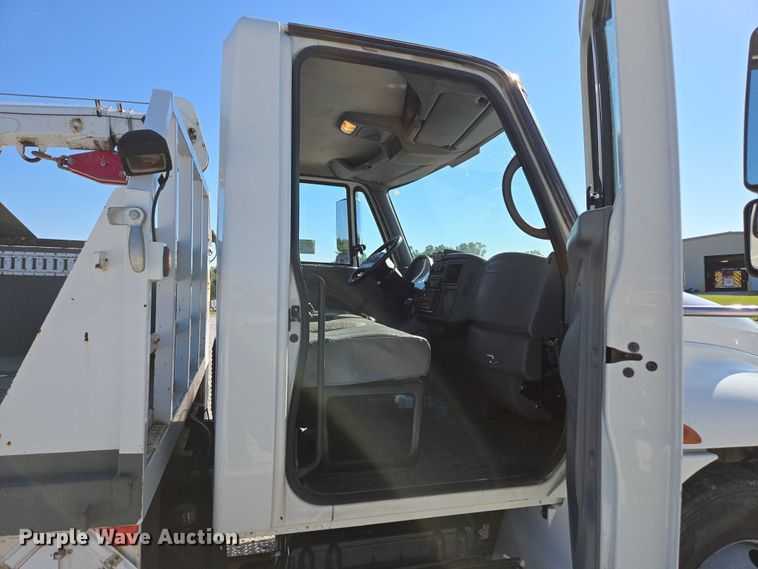 image for item ED2132 2006 International 4300 utility / service truck