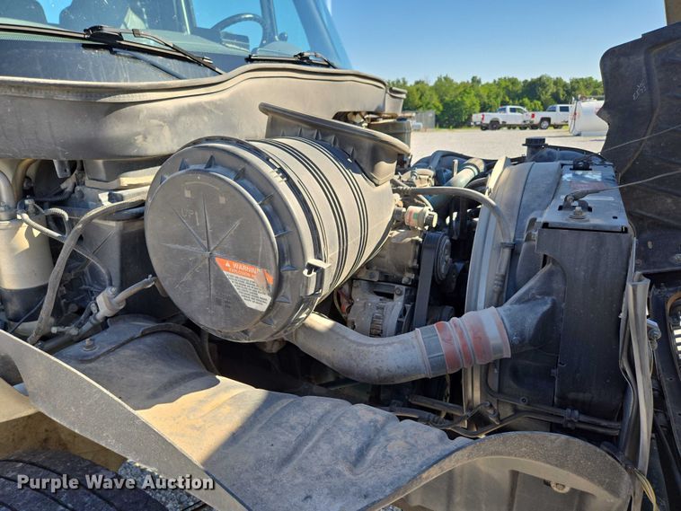 image for item ED2132 2006 International 4300 utility / service truck