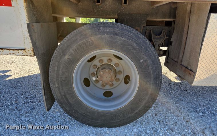 image for item ED2132 2006 International 4300 utility / service truck