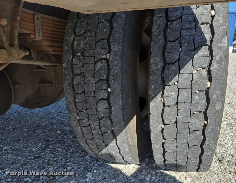 image for item ED2132 2006 International 4300 utility / service truck