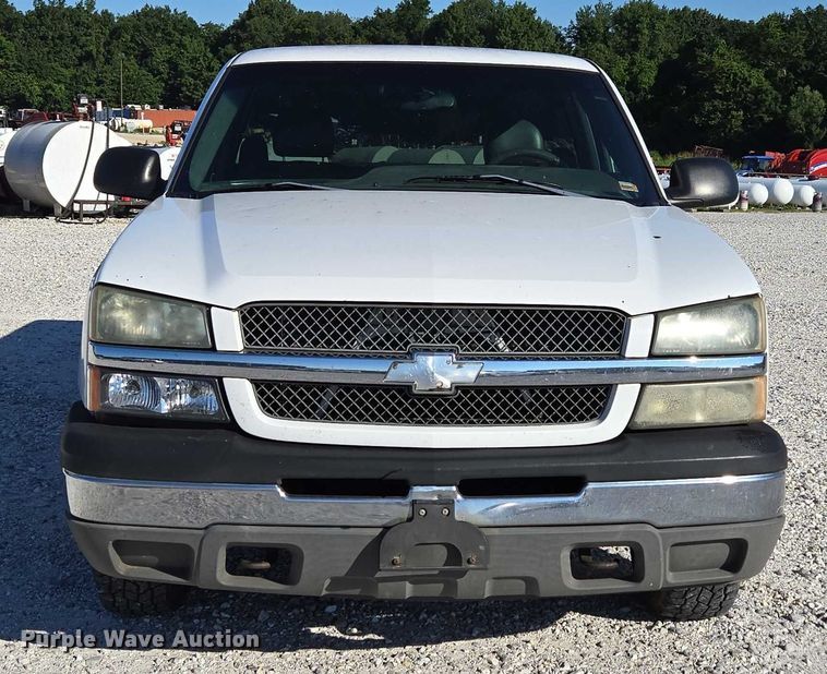 image for item ED2133 2003 Chevrolet Silverado 1500 pickup truck