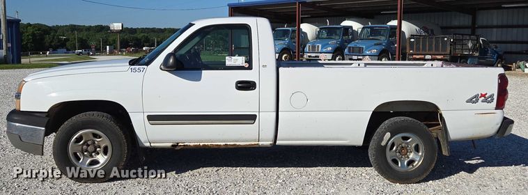 image for item ED2133 2003 Chevrolet Silverado 1500 pickup truck