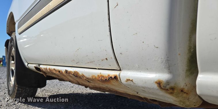 image for item ED2133 2003 Chevrolet Silverado 1500 pickup truck