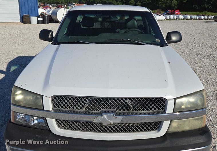 image for item ED2133 2003 Chevrolet Silverado 1500 pickup truck