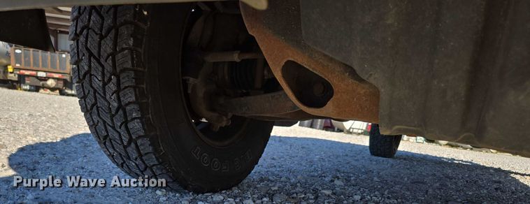 image for item ED2133 2003 Chevrolet Silverado 1500 pickup truck