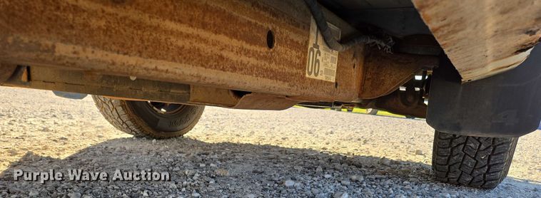 image for item ED2133 2003 Chevrolet Silverado 1500 pickup truck