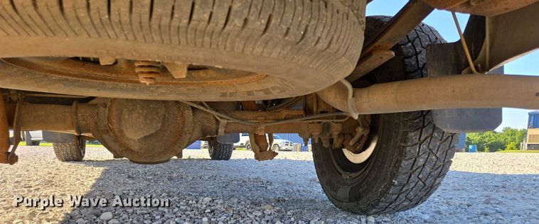 image for item ED2133 2003 Chevrolet Silverado 1500 pickup truck