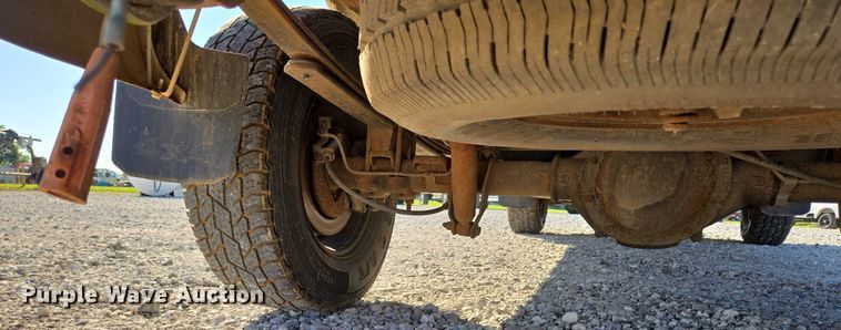 image for item ED2133 2003 Chevrolet Silverado 1500 pickup truck