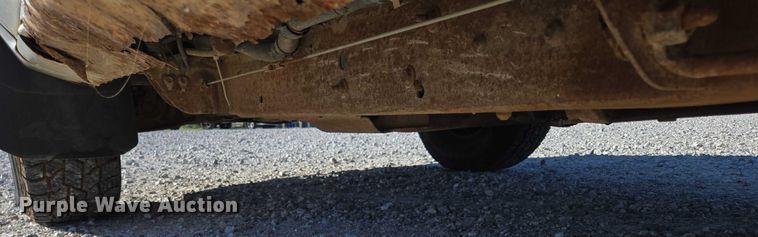 image for item ED2133 2003 Chevrolet Silverado 1500 pickup truck