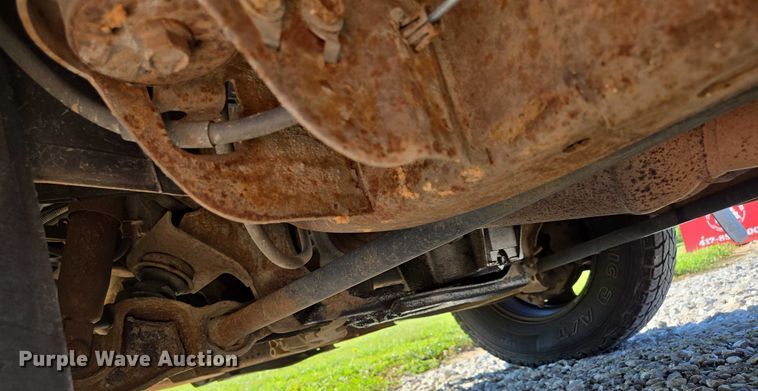 image for item ED2133 2003 Chevrolet Silverado 1500 pickup truck