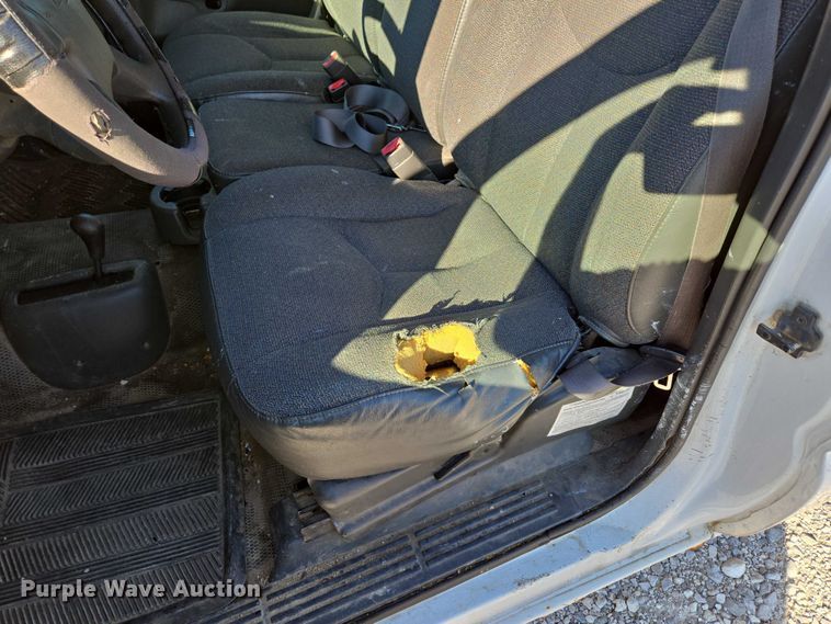 image for item ED2133 2003 Chevrolet Silverado 1500 pickup truck