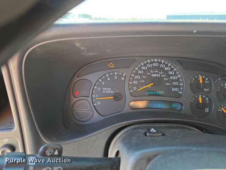 image for item ED2133 2003 Chevrolet Silverado 1500 pickup truck