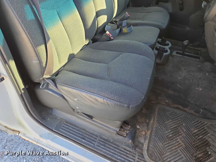 image for item ED2133 2003 Chevrolet Silverado 1500 pickup truck