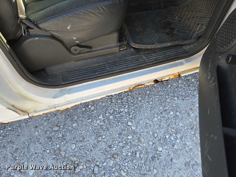 image for item ED2133 2003 Chevrolet Silverado 1500 pickup truck