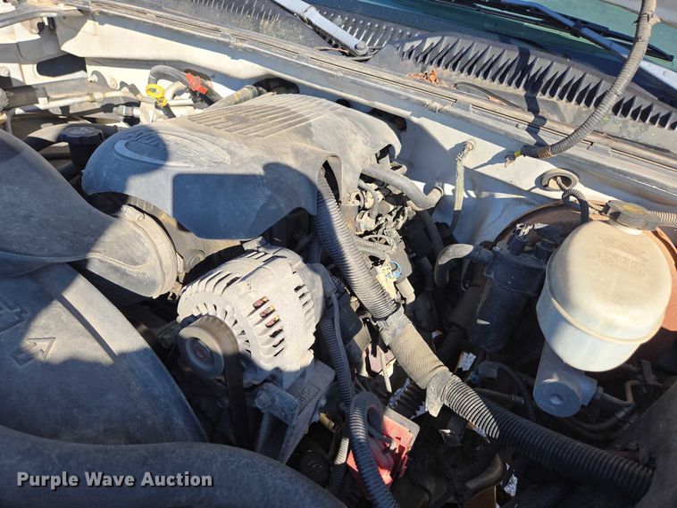 image for item ED2133 2003 Chevrolet Silverado 1500 pickup truck