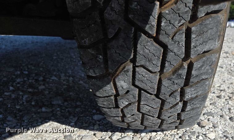 image for item ED2133 2003 Chevrolet Silverado 1500 pickup truck